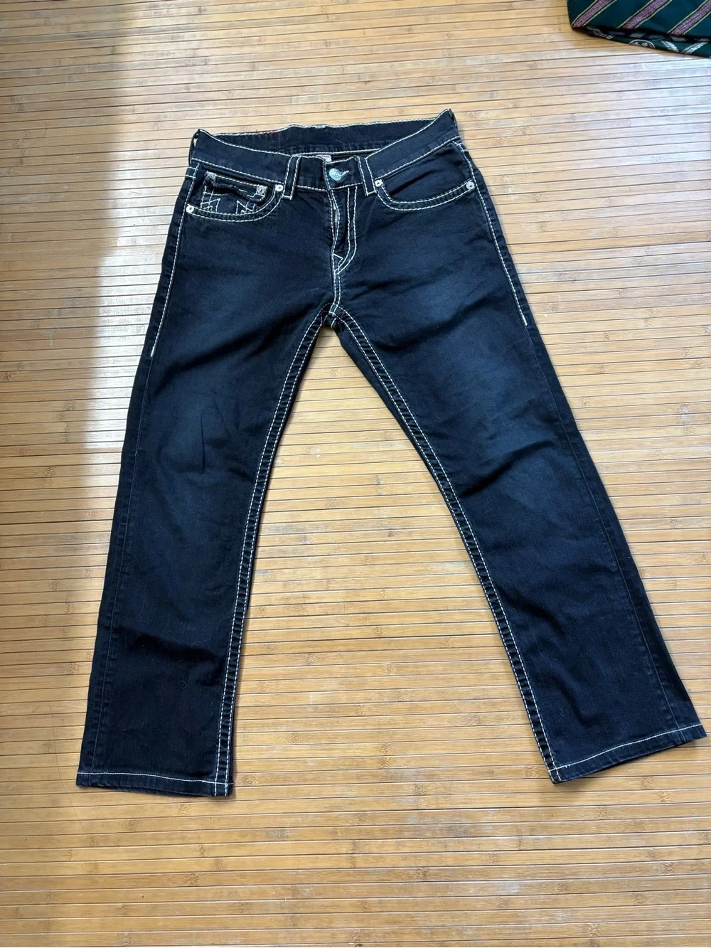 True Religion Women's Black Straight Leg Jeans with Contrast White Stitching - Picture 5 of 8
